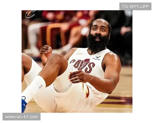 哈登这自律程度，凌晨四点的洛杉矶都没他醒得早