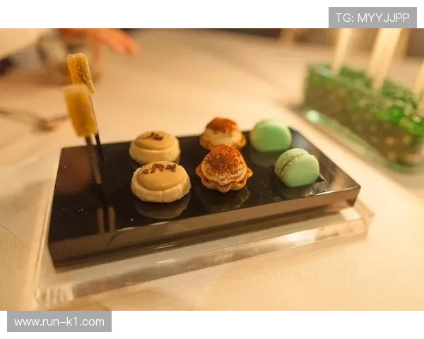 李诗沣训练完直接打车去米其林三星，这日子过得比偶像剧还离谱