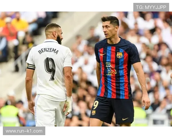 本泽马与莱万：终结集中度分化，体系依赖下谁更高效？