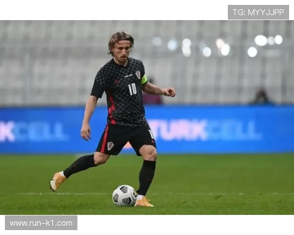 捷克队2026世界杯小组赛突围可能性分析及潜在对手战术博弈